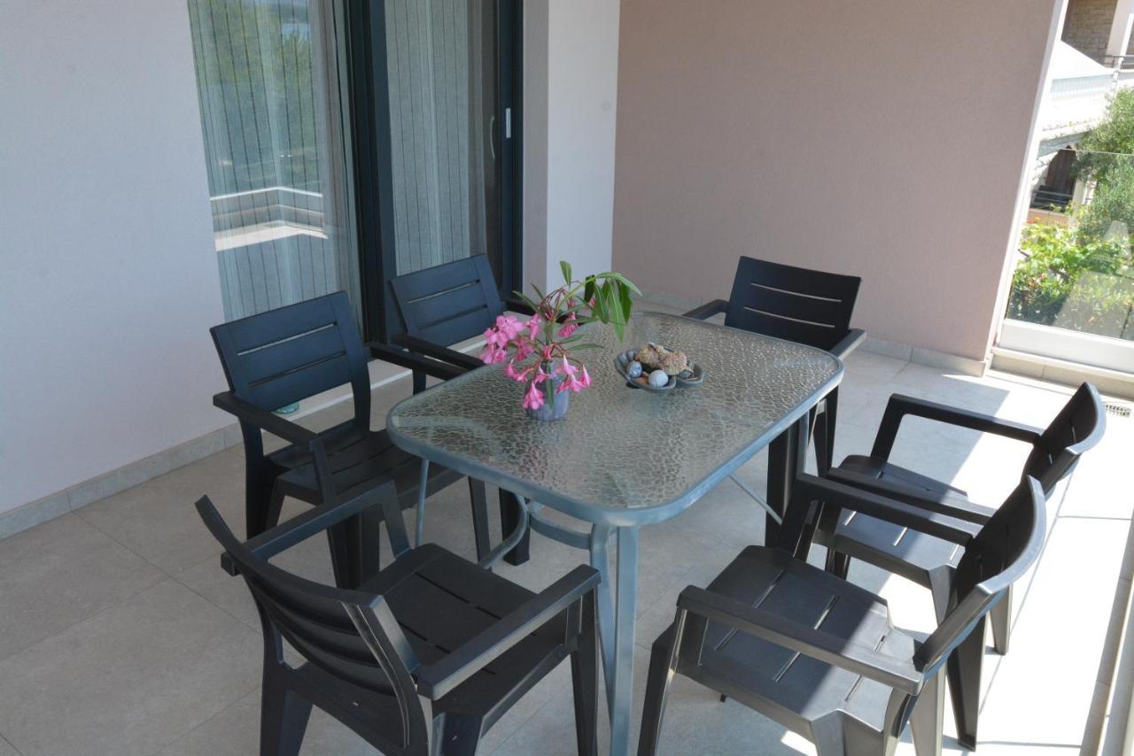 Sole Apartman Turanj Kültér fotó