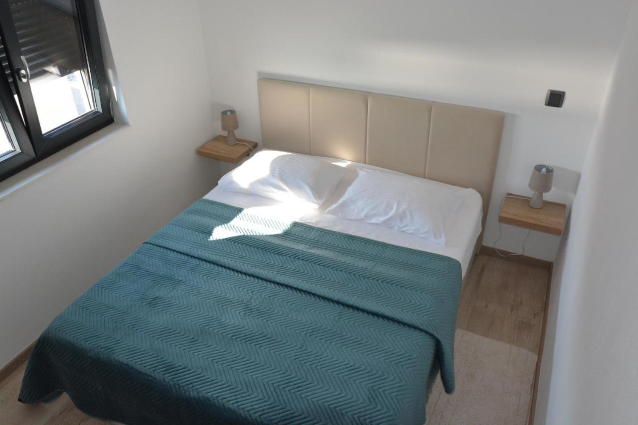 Sole Apartman Turanj Kültér fotó